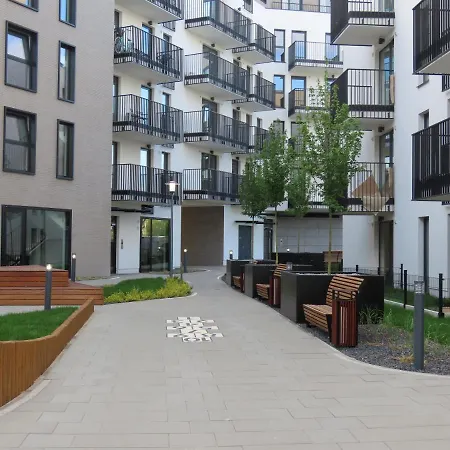 El - Solaris Apartment *